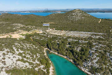 Robinzonský domek Bunja, 4,5 km od města Tkon, ostrov Pašman, Chorvatsko