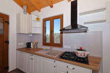 Robinzonský domek Bunja, Tkon, ostrov Pašman, Chorvatsko