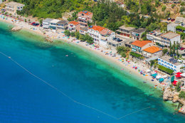 Letovisko Drašnice - letecký pohled, Makarská riviéra, Chorvatsko