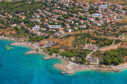 Punat - pláže, letecký pohled, ostrov Krk, Chorvatsko