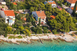 Maslinica - letecký pohled, ostrov Šolta, Chorvatsko