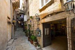 Korčula - starobylé uličky, ostrov Korčula, Chorvatsko