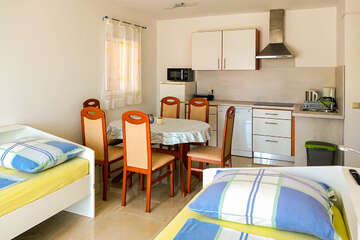 A2 - apartmány Slavuj, Privlaka, Zadarská riviéra, Chorvatsko