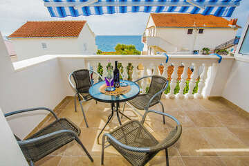 Apartmány Kadulja - výhled na moře z terasy apartmánu A1, Zečevo Rogozničko, Šibenická riviéra, Chorvatsko