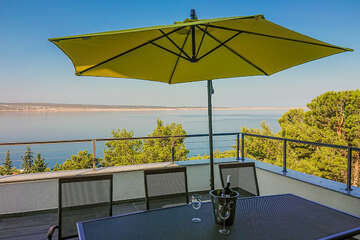 Apartmány Sunset - výhled na moře z terasy apartmánu A2, Starigrad, Zadarská riviéra, Chorvatsko