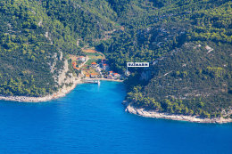 Apartmány Ružmarin-I - letecký pohled, Vela Stiniva, ostrov Hvar, Chorvatsko