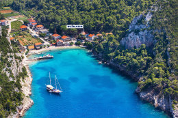 Apartmány Ružmarin-II - letecký pohled, Vela Stiniva, ostrov Hvar, Chorvatsko