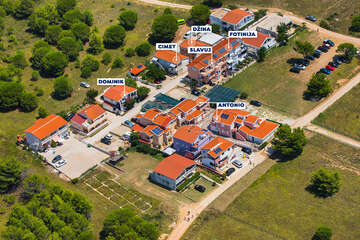 Apartmány Cimet - letecký pohled, Privlaka, Zadarská riviéra, Chorvatsko