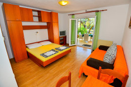 A12 - apartmány Maćina, Živogošće-Blato, Makarská riviéra, Chorvatsko