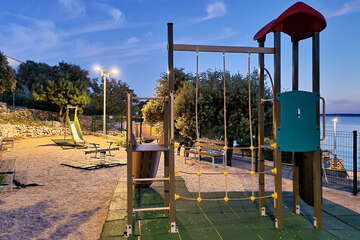 Apartmány Silvano - dětské hřiště v blízkosti domu, Mandre, ostrov Pag, Chorvatsko