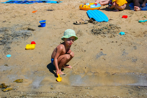 Potočnica - písečná pláž, ostrov Pag, Chorvatsko