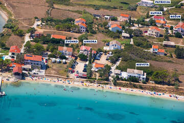 Vlašiči - letecký pohled, ostrov Pag, Chorvatsko