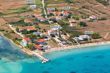 Vlašiči - letecký pohled, ostrov Pag, Chorvatsko