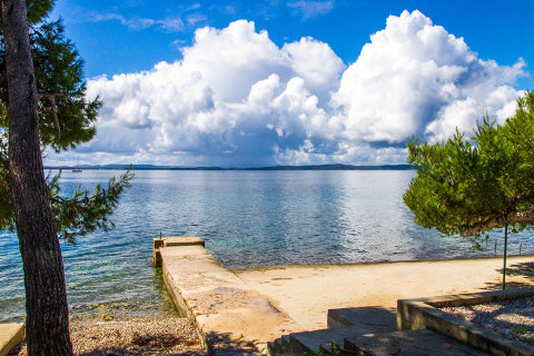 Petrčane - pláže, Zadarská riviéra, Chorvatsko
