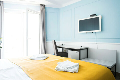 Dvoulůžkový pokoj s balkónem, Hotel Plaža, město Pag, ostrov Pag, Chorvatsko