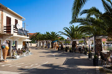 Kukljica - centrum, ostrov Ugljan, Chorvatsko