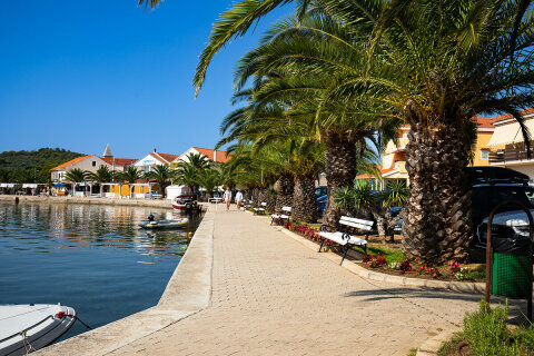 Kukljica - centrum, ostrov Ugljan, Chorvatsko