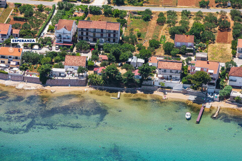 Tkon - letecký pohled, ostrov Pašman, Chorvatsko