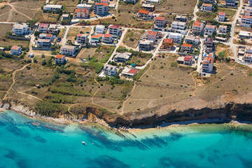 Pag - Vodice - letecký pohled, ostrov Pag, Chorvatsko