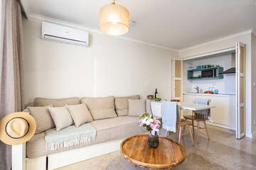 B, C - Resort Zelena Punta, Kukljica, ostrov Ugljan, Chorvatsko