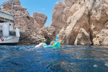 Šnorchlování u podmořské jeskyně Špilja, ostrov Pag, Chorvatsko