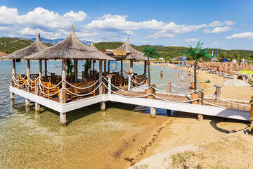 Písečná pláž Planjka, Stará Novalja, ostrov Pag, Chorvatsko