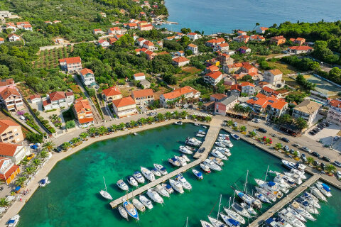 Kukljica - letecký pohled, ostrov Ugljan, Chorvatsko