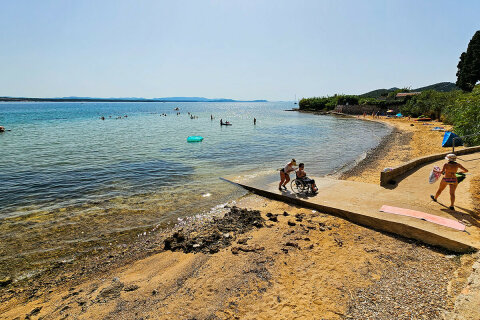 Mobilhome Klanac - vstup do moře pro vozíčkáře, Tkon, Pašman, Chorvatsko