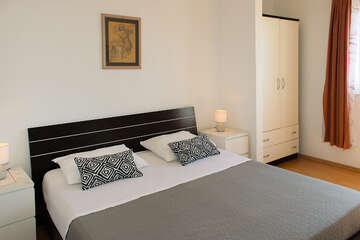 apartmány Mali Luka: apartmán A2 pre 2-4 osoby, <br />
2. poschodie