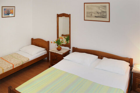 apartmány Mali Luka: apartmán A3 pre 2-4 osoby, <br />
2. poschodie