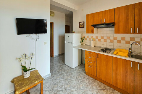 apartmány Mali Luka: apartmán A3 pre 2-4 osoby, <br />
2. poschodie