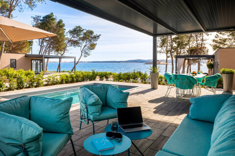 Mobilhome Avalona - příklad mobilhomu typu "C" - Luxusní mobilhome s bazénem pro 4–6 osob, Aminess Camping Resort, Povljana, ostrov Pag, Chorvatsko