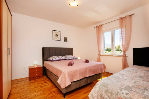 A6 - apartmány Roza pro 4-6 osob, dolní budova - 2. poschodí