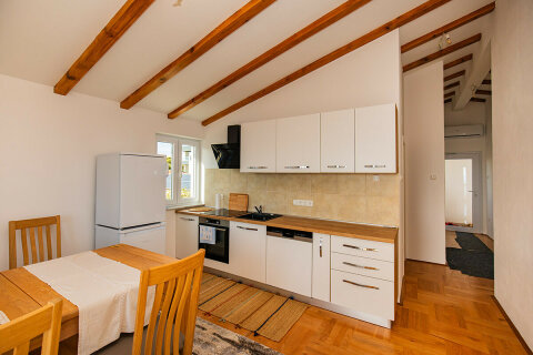 apartmány Suzana: apartmán A5 pre 4 osoby,<br />
2. poschodie