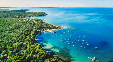 Mobilhome Mon Perin Resort - letecký pohled na kemp, Bale - Rovinj, Istrie, Chorvatsko