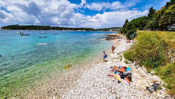 Apartmány Tradicija - oblázková pláž Zelenika, Pula, Istrie, Chorvatsko