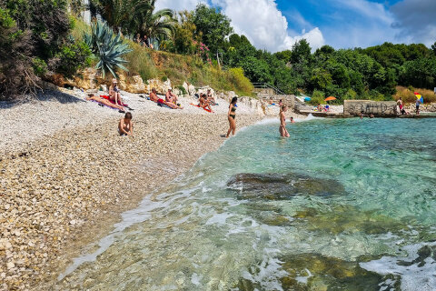 Apartmány Tradicija - oblázková pláž Zelenika, Pula, Istrie, Chorvatsko