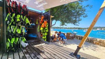 Pula - výlet na kajacích, Istrie, Chorvatsko