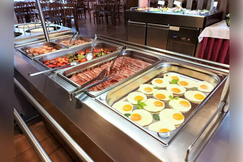 Resort Centinera*** - bufetové snídaně v hotelu, Banjole u Puly, Istrie, Chorvatsko