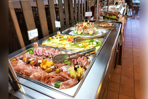 Resort Centinera*** - bufetové snídaně v hotelu, Banjole u Puly, Istrie, Chorvatsko