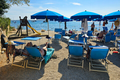 Apartmány Plavo Nebo, oblázková pláž Contish, Medulin, Istrie, Chorvatsko