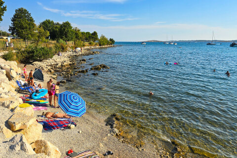 Apartmány Plavo Nebo, oblázková pláž Contish, Medulin, Istrie, Chorvatsko