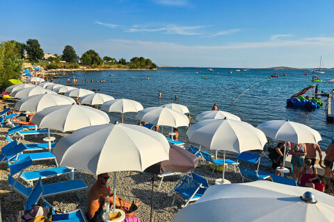 Pláž Alba Chiara, Medulin, Istrie, Chorvatsko