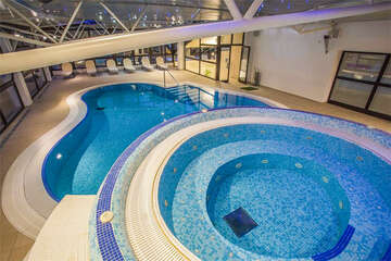 Hotel Flores**** - vnitřní bazén a vířivka, Poreč, Istrie, Chorvatsko
