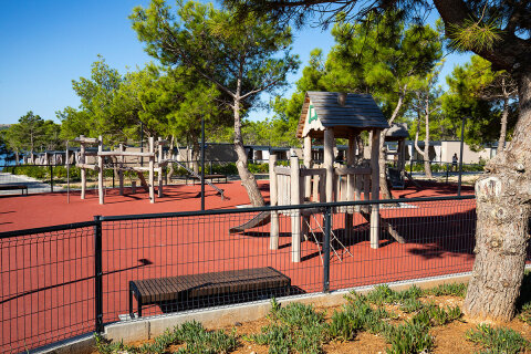 Mobilhome Avalona Resort - dětské hřiště, Povljana, ostrov Pag, Chorvatsko