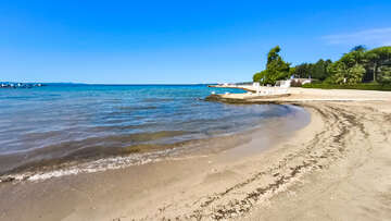 Hotel Donat*** - písečná pláž 300 m od hotelu, Zadar, Chorvatsko