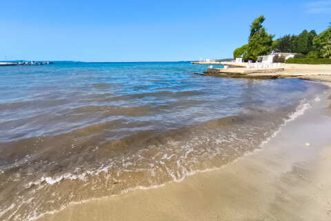 Hotel Donat*** - písečná pláž 300 m od hotelu, Zadar, Chorvatsko