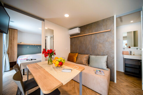 Mobilhome Lodge Prestige Relax pro 4–5 osob, Resort BiVillage, Fažana, Istrie, Chorvatsko