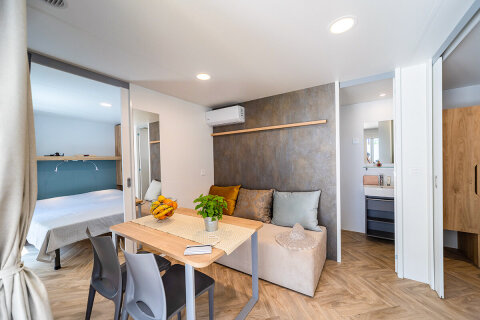 Mobilhome Lodge Prestige Relax pro 4–5 osob, Resort BiVillage, Fažana, Istrie, Chorvatsko