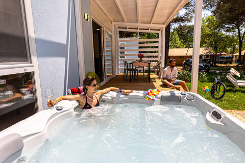 Mobilhome Lodge Prestige Relax pro 4–5 osob, Resort BiVillage, Fažana, Istrie, Chorvatsko